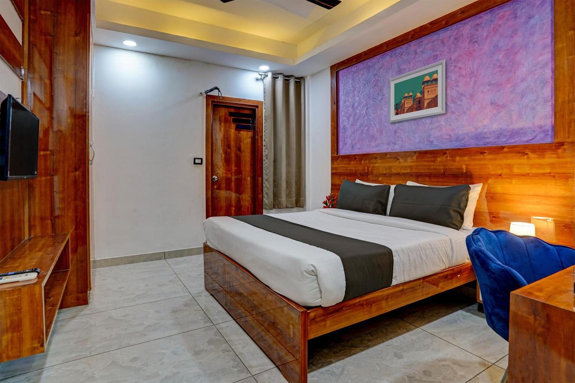 Hotel Hight Krone A Family Hotel Near Igi Airport Delhi New Delhi Exterior photo