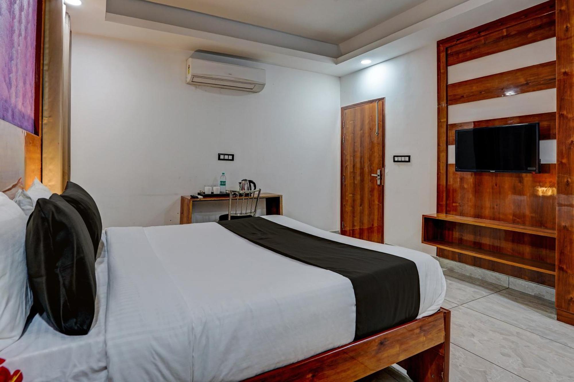 Hotel Hight Krone A Family Hotel Near Igi Airport Delhi New Delhi Exterior photo