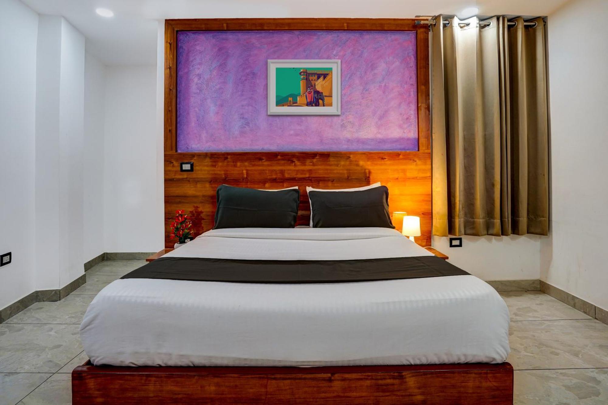 Hotel Hight Krone A Family Hotel Near Igi Airport Delhi New Delhi Exterior photo