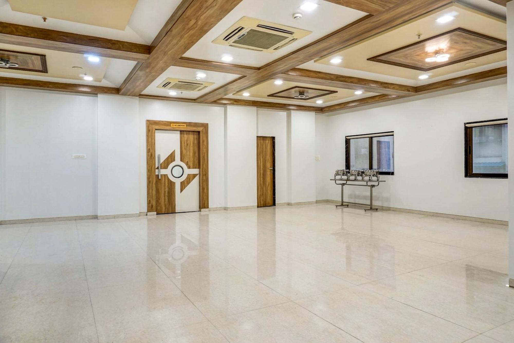 Hotel Hight Krone A Family Hotel Near Igi Airport Delhi New Delhi Exterior photo